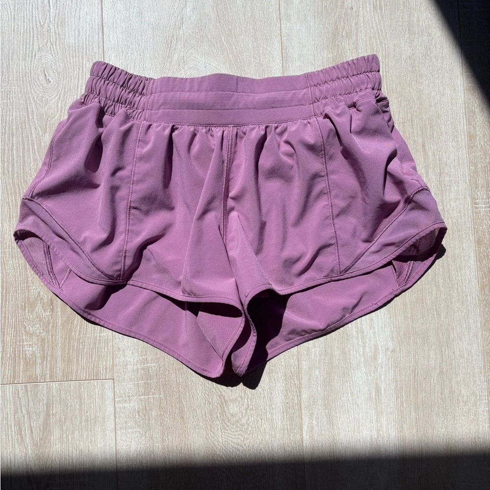 Lululemon Hotty Hot Low-Rise Lined Short 2.5